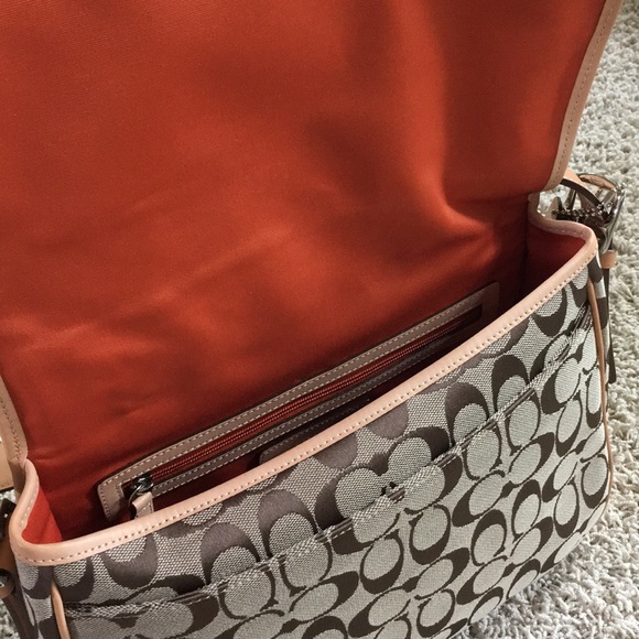 Coach shoulder bag - Picture 10 of 15